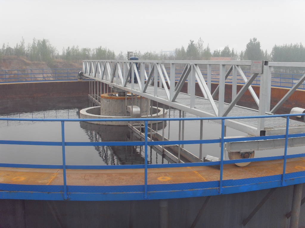 地衛(wèi)環(huán)保刮吸泥機(jī)——節(jié)能環(huán)保，高效凈化水質(zhì)